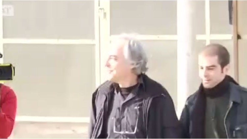 Η στιγμή που ο Κουφοντίνας επιστρέφει στη φυλακή – ΒΙΝΤΕΟ