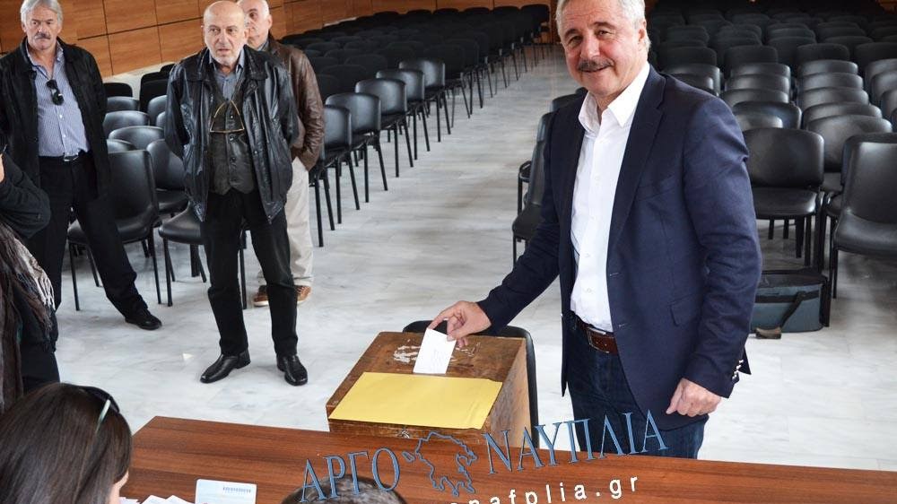 Στο Άργος ψήφισε ο Γιάννης Μανιάτης – ΒΙΝΤΕΟ