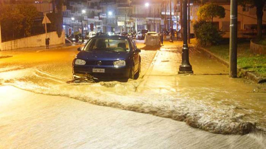 Πλημμύρες και καταστροφές στην Ηγουμενίτσα λόγω κακοκαιρίας – ΦΩΤΟ