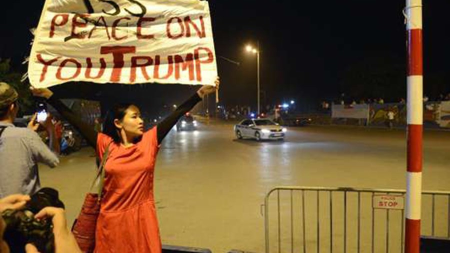 Συνελήφθη η “Lady Gaga” του Βιετνάμ επειδή προσέβαλε τον Τραμπ – ΦΩΤΟ