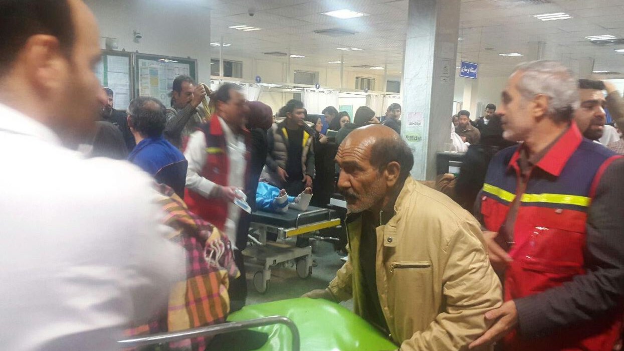 Ιράν και Ιράκ θρηνούν: Εκατόμβη νεκρών και χιλιάδες τραυματίες από τον φονικό σεισμό – ΒΙΝΤΕΟ – ΦΩΤΟ