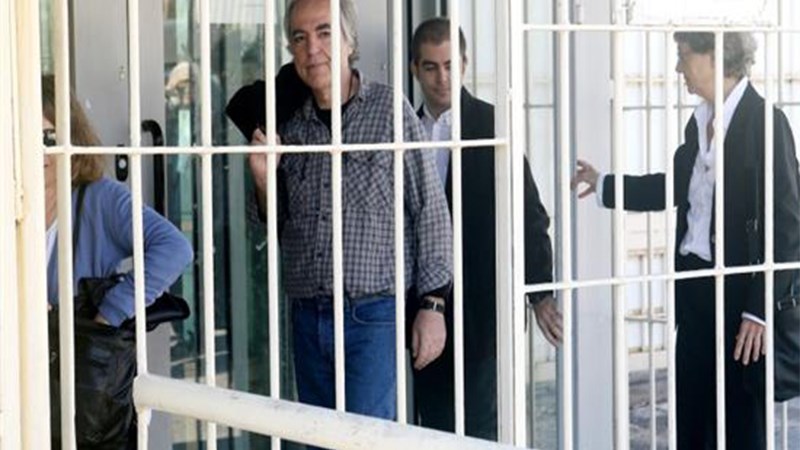 Κουφοντίνας: Τον Ιούλιο ύποπτος φυγής, τον Νοέμβριο… αδειούχος