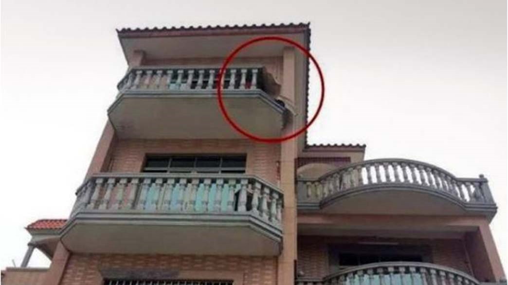 Νύφη σκοτώθηκε την ημέρα του γάμου της όταν υποχώρησαν τα κάγκελα μπαλκονιού