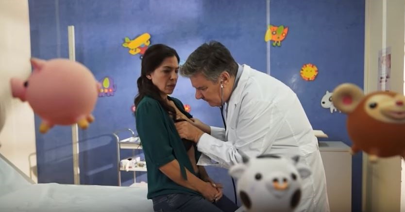 Σολωμού και Δραγούμη πέφτουν θύματα σεξουαλικής παρενόχλησης σε σποτ της Γ.Γ. Ισότητας των Φύλων – ΒΙΝΤΕΟ