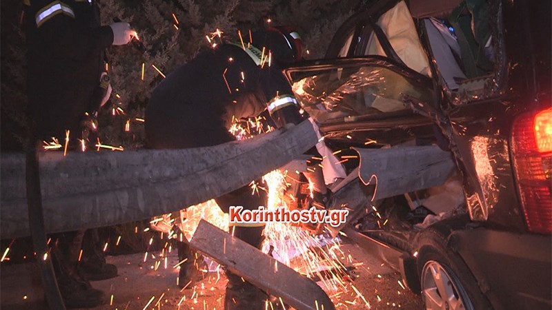 Έβγαλαν οδηγό μέσα από αυτοκίνητο στο οποίο καρφώθηκε προστατευτική μπάρα- ΦΩΤΟ – ΒΙΝΤΕΟ