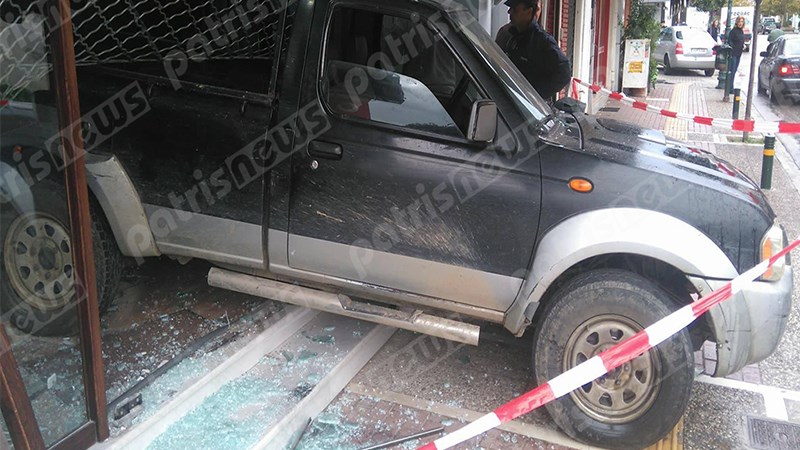 Μπήκαν με το αγροτικό στο χρυσοχοείο και το… άδειασαν – ΦΩΤΟ