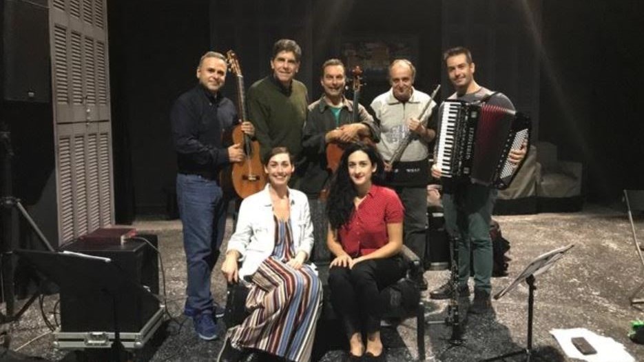 Ο Μπέζος σε τραγούδια «Της καρδιάς και της μνήμης»!