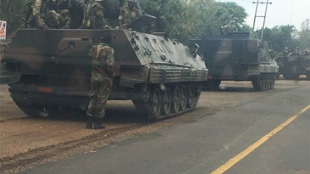 Ζιμπάμπουε: Πυρά και εκρήξεις στην πρωτεύουσα – Δυνάμεις του στρατού έχουν καταλάβει κομβικά σημεία