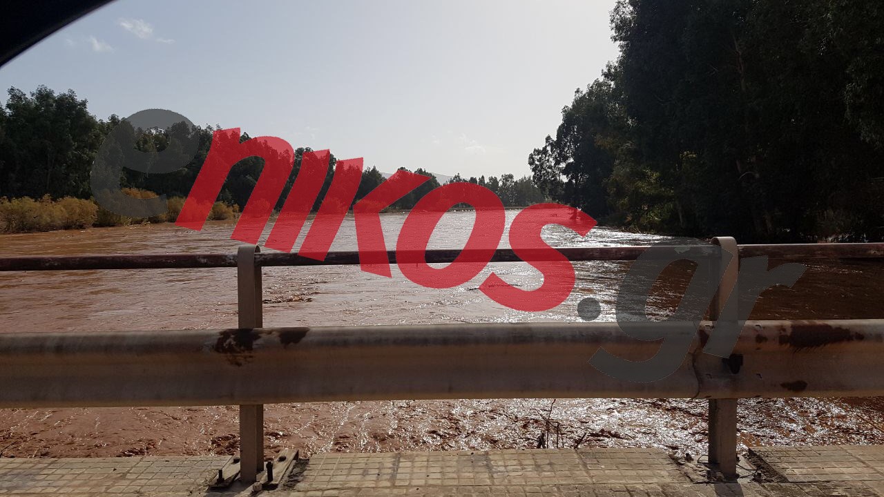 Στο έλεος της κακοκαιρίας η Ελευσίνα – Τόνοι λάσπης δίπλα στην Εθνική Οδό – ΦΩΤΟ αναγνώστη