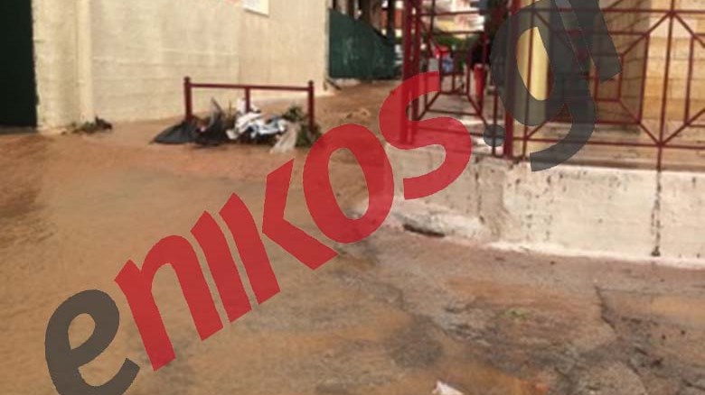 Στις λάσπες “βυθίστηκε” η Νέα Πέραμος – Σε απόγνωση οι κάτοικοι