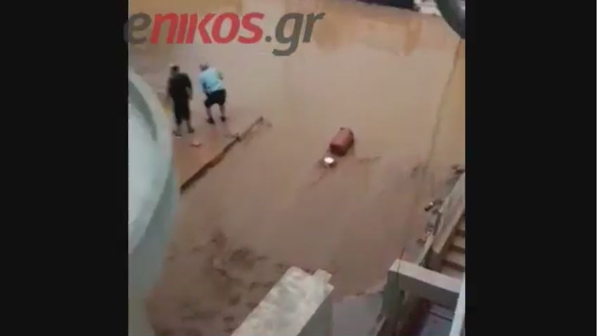 Νέο βίντεο αναγνώστη από τις φονικές πλημμύρες στη Μάνδρα