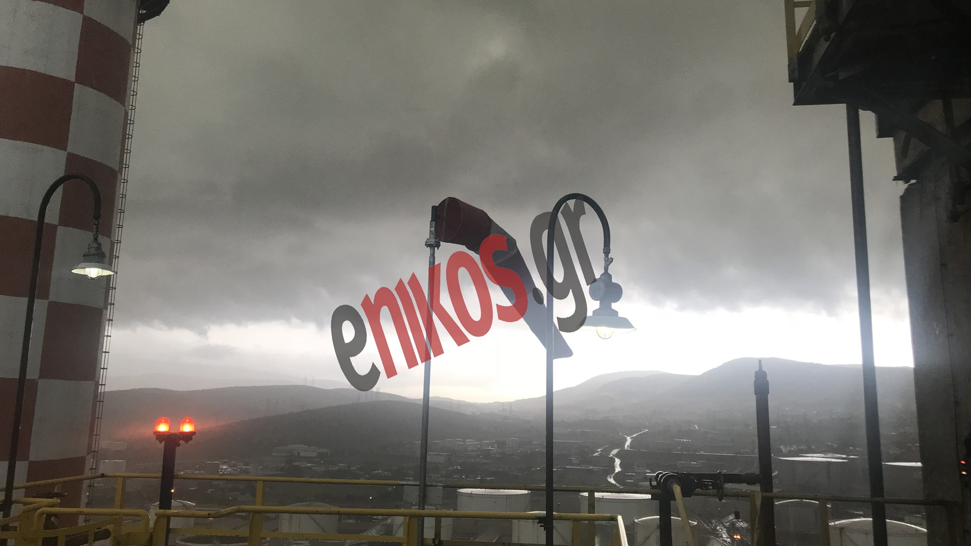 Σκοτείνιασε ο ουρανός στον Ασπρόπυργο – ΦΩΤΟ αναγνώστη