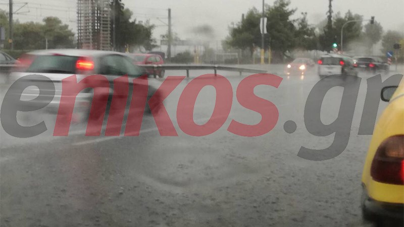 Άνοιξαν οι ουρανοί στο Παλαιό Φάληρο – ΦΩΤΟ αναγνώστη