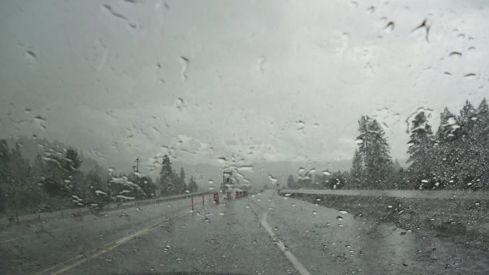 Διακόπηκε η κυκλοφορία στην Εθνική Οδό Αθηνών–Θεσσαλονίκης λόγω πλημμύρας