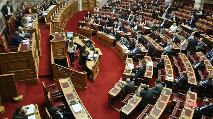 Τη Δευτέρα η συζήτηση του νομοσχεδίου για το κοινωνικό μέρισμα στη Βουλή