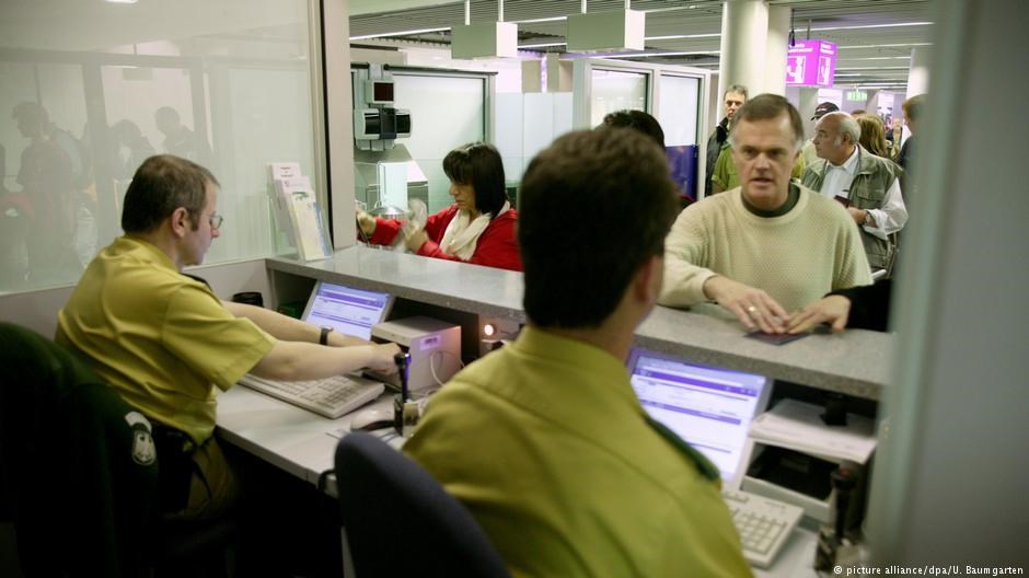 Συνοριακοί έλεγχοι έως τον Μάιο 2018 για τους επιβάτες πτήσεων από την Ελλάδα