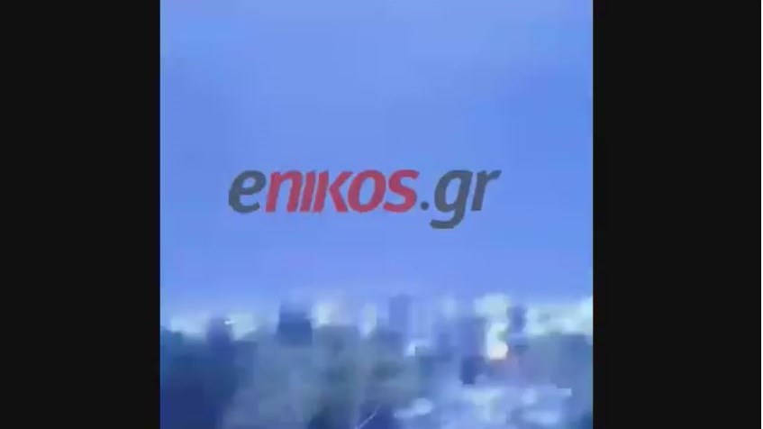 Συγκλονιστικό ΒΙΝΤΕΟ από τον κεραυνό που έπεσε στον Πειραιά