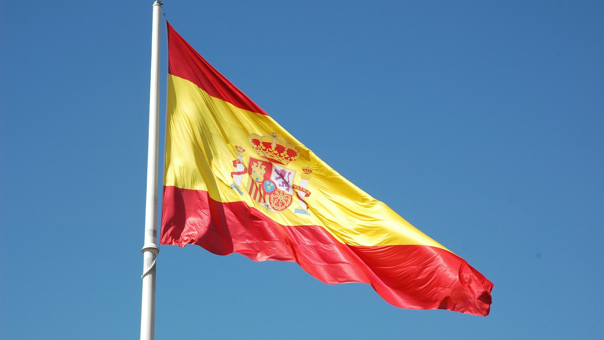 Η Ισπανία εκφράζει την οδύνη της για τους νεκρούς από τις πλημμύρες