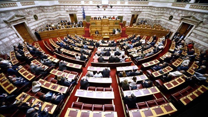 Ενός λεπτού σιγή στη Βουλή για τα θύματα της κακοκαιρίας