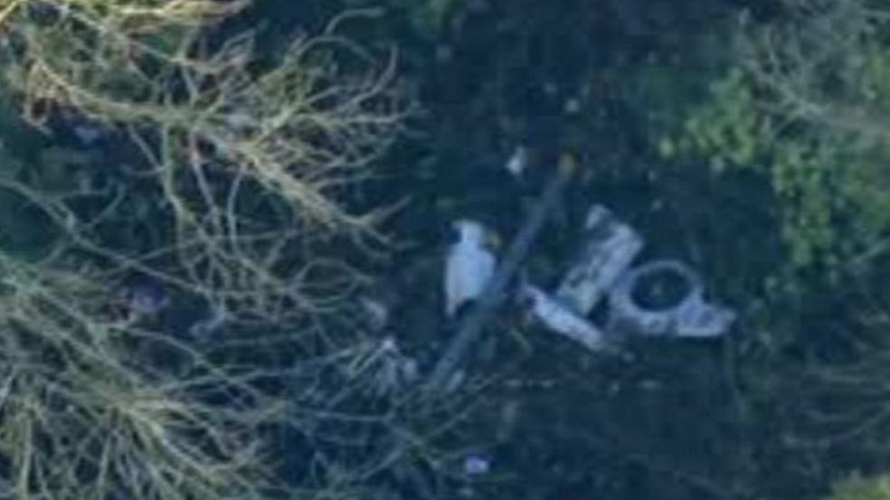 Φωτογραφίες από το σημείο που συνετρίβησαν το αεροσκάφος και το ελικόπτερο στη Βρετανία