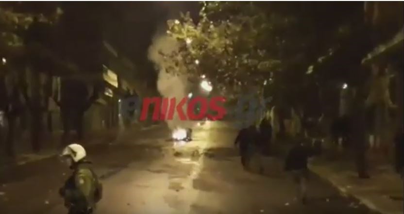 Νέες εικόνες από την ένταση στα Εξάρχεια – ΒΙΝΤΕΟ