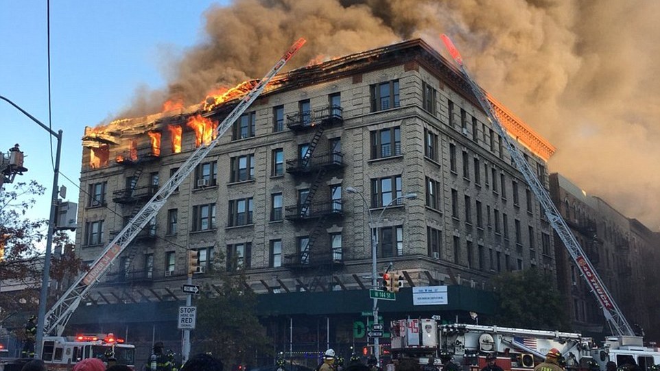 Μεγάλη φωτιά σε εξαώροφο κτίριο στη Νέα Υόρκη – ΦΩΤΟ ΚΑΙ ΒΙΝΤΕΟ