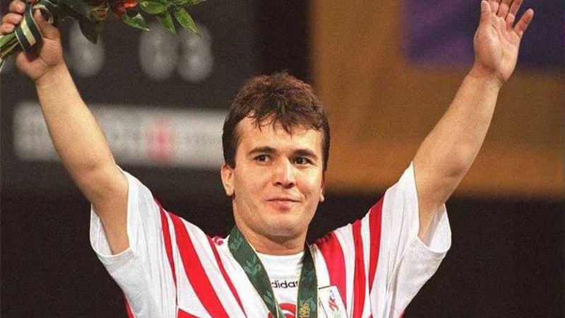 Θρήνος στον παγκόσμιο αθλητισμό – Πέθανε ο αρσιβαρίστας Ναΐμ Σουλεϊμάνογλου