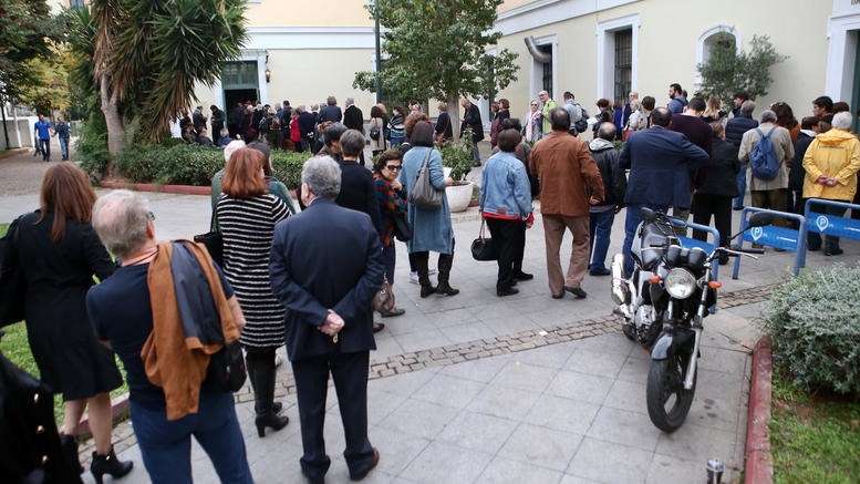 Σε εξέλιξη οι εκλογές για την ηγεσία της Κεντροαριστεράς – Ομαλά εξελίσσεται η εκλογική διαδικασία