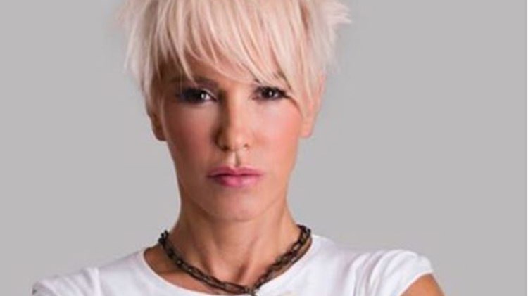 Η Νατάσα Καλογρίδη μπήκε… σε κάδο – ΒΙΝΤΕΟ