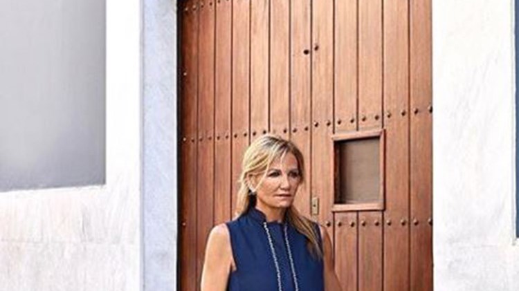 Η Μαρέβα Μητσοτάκη φωτογραφίζεται για νέα συλλογή ρούχων – ΦΩΤΟ