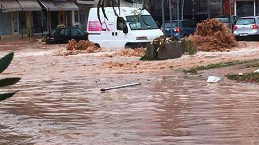 Η ιστορία επαναλαμβάνεται – Βίντεο από τις πλημμύρες του 2015 στη Μάνδρα