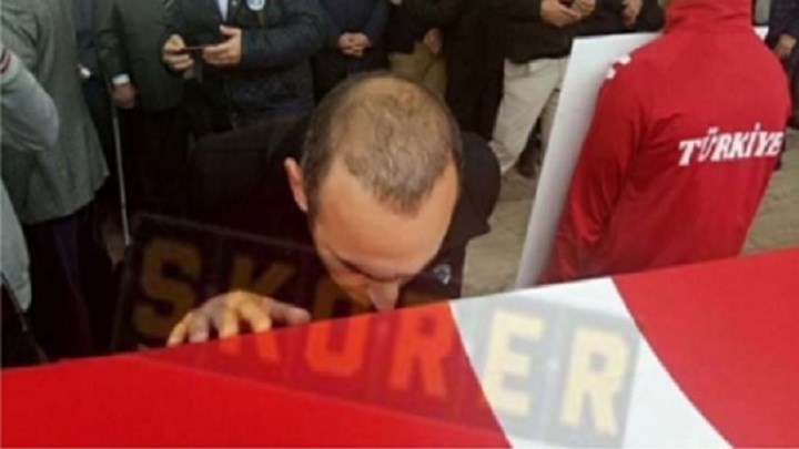 Το ΓΕΝ διαψεύδει ότι διατάχθηκε ΕΔΕ για τον Βαλέριο Λεωνίδη – Τι λέει ο εκπρόσωπος Τύπου στο enikos.gr