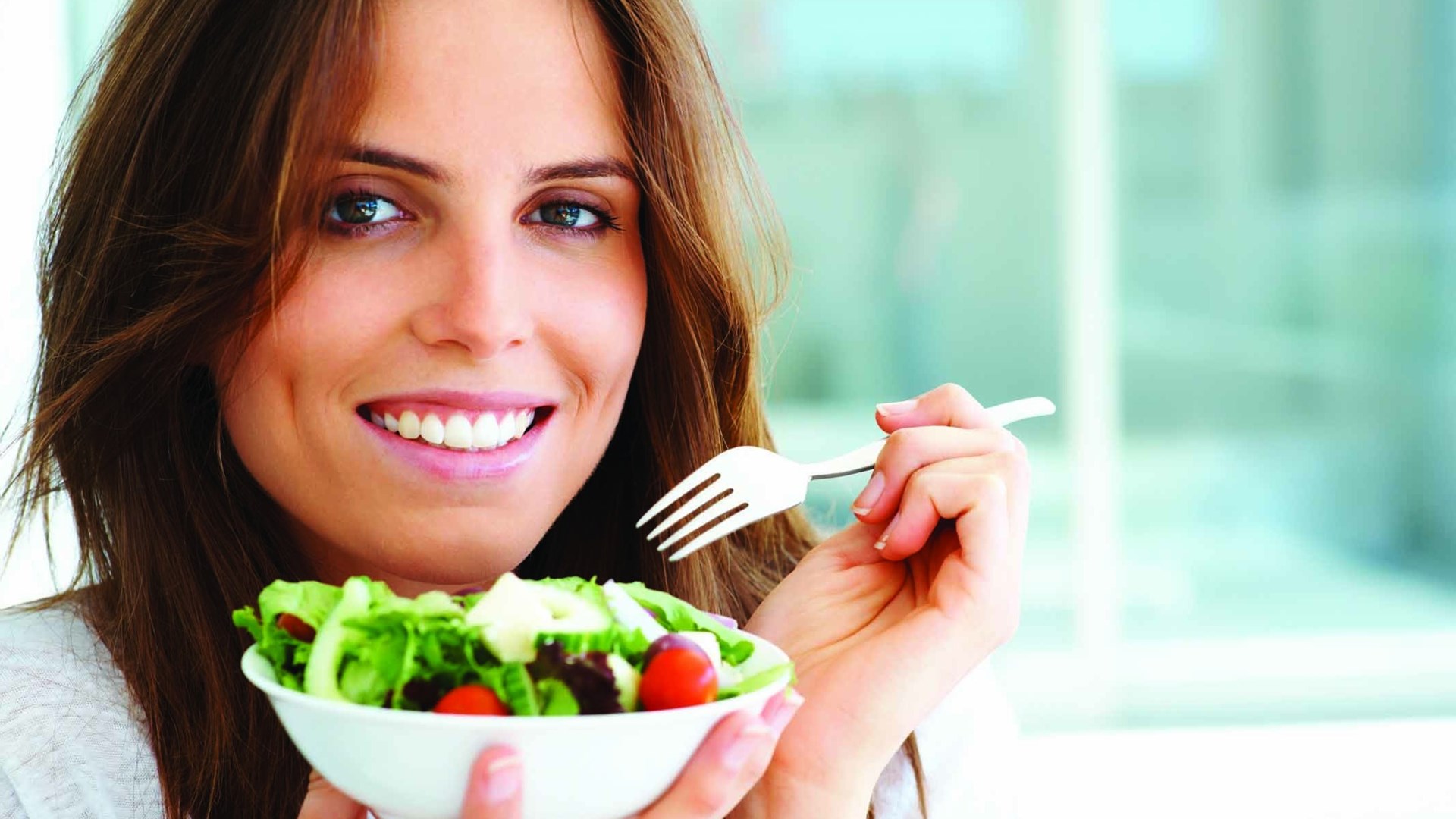 Μικρές διατροφικές αλλαγές για να γλιτώσετε έως 2.000 θερμίδες