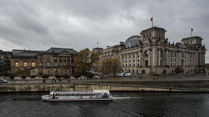 Η νεολαία Ντίσελντορφ του CDU κατά Μέρκελ: Αν γίνουν εκλογές καλύτερα να φύγεις