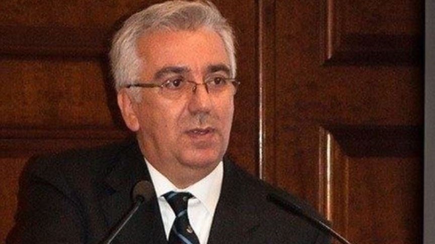 Νέο “χτύπημα” στο Facebook από τον καθηγητή μετά τη ρατσιστική επίθεση στον Αντετοκούνμπο