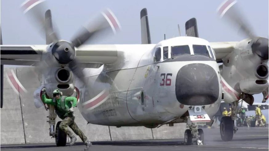 Ζωντανοί βρέθηκαν επιβαίνοντες στο αμερικανικό πολεμικό αεροσκάφος που κατέπεσε