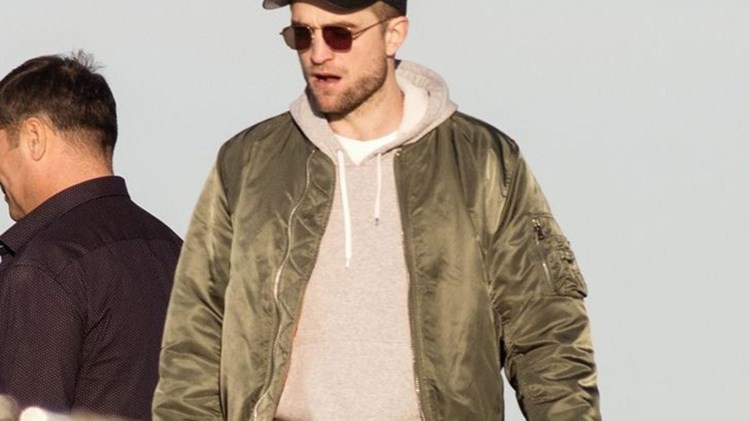 O Ρόμπερτ Πάτινσον κάνει βόλτα στην Ακρόπολη – ΦΩΤΟ