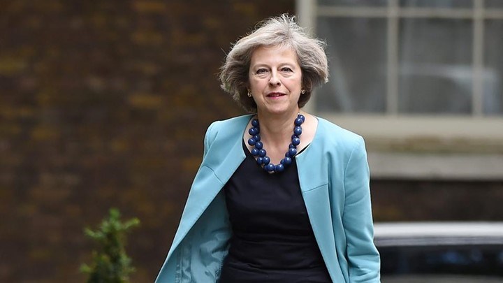 Τερέζα Μέι: Βρετανία και ΕΕ να περάσουμε στο επόμενο στάδιο