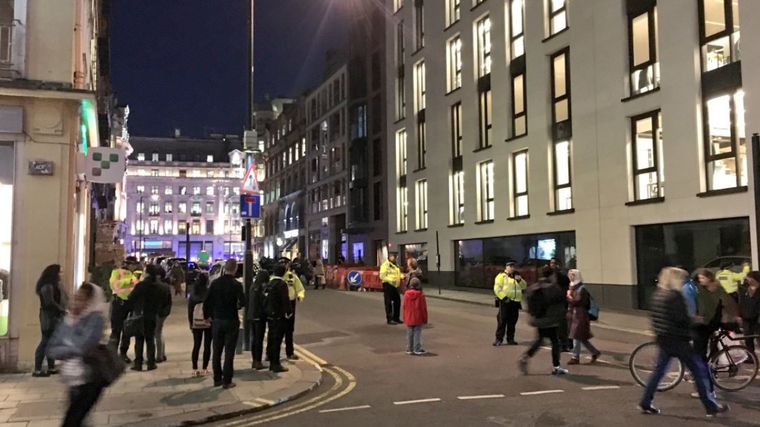 Russia Today: Σκηνές πανικού στο σταθμό του μετρό Oxford Circus του Λονδίνου