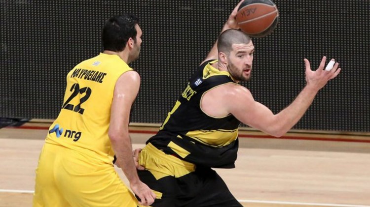 Υπέγραψε στην ΑΕΚ ο Βασίλης Καβαδδάς