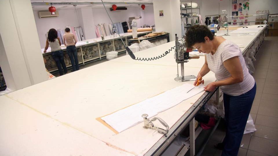 «Επιχειρούμε έξω» για πολύ μικρές, μικρές και μεσαίες μεταποιητικές