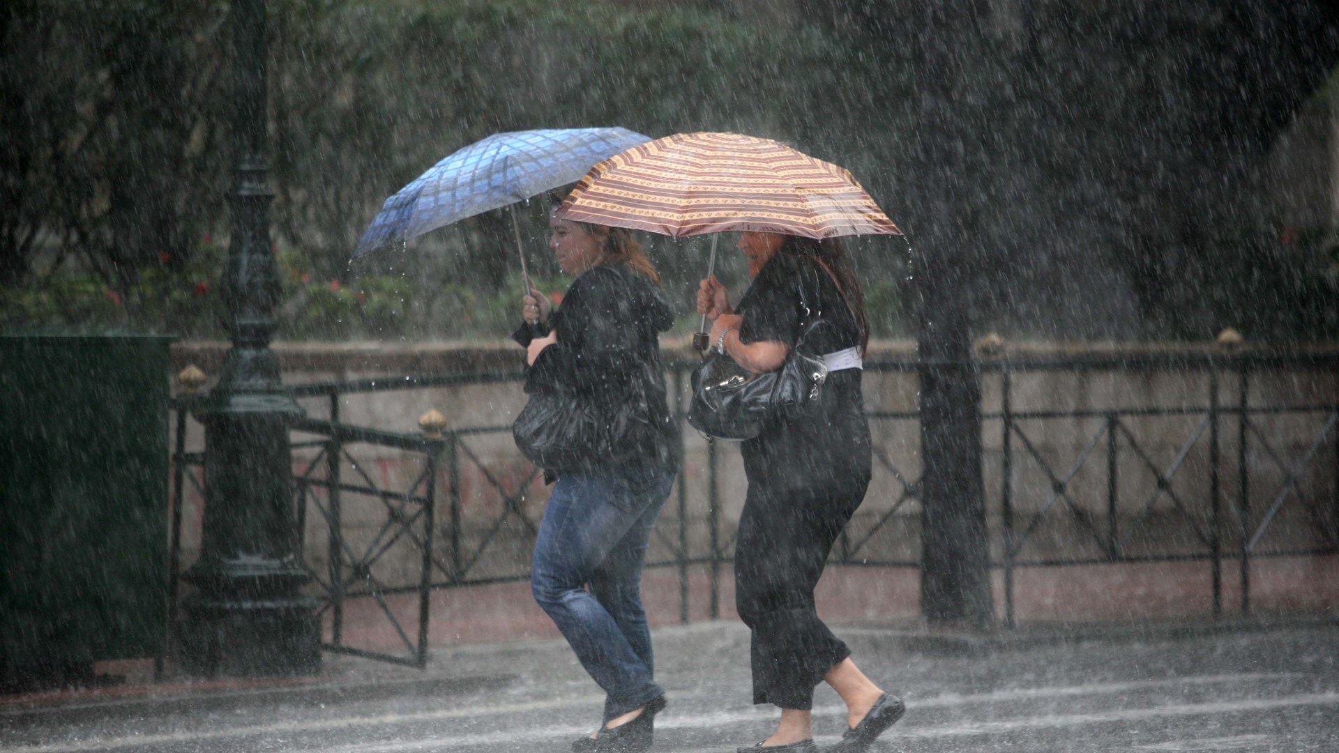 Χαλάει σήμερα ο καιρός – Πού θα βρέξει