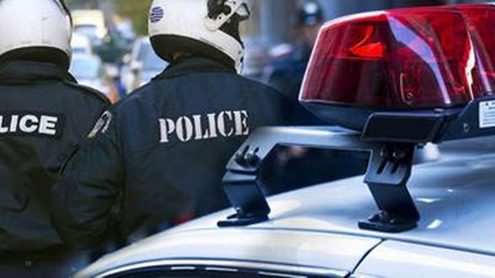 Σύζυγος αστυνομικού τον απείλησε με… το όπλο του