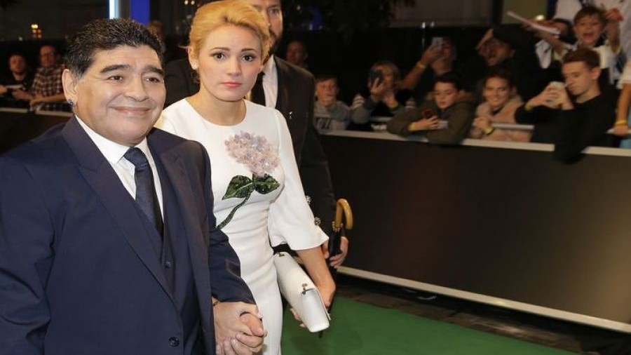 Γιατί ο Μαραντόνα μήνυσε τις κόρες και τη γυναίκα του