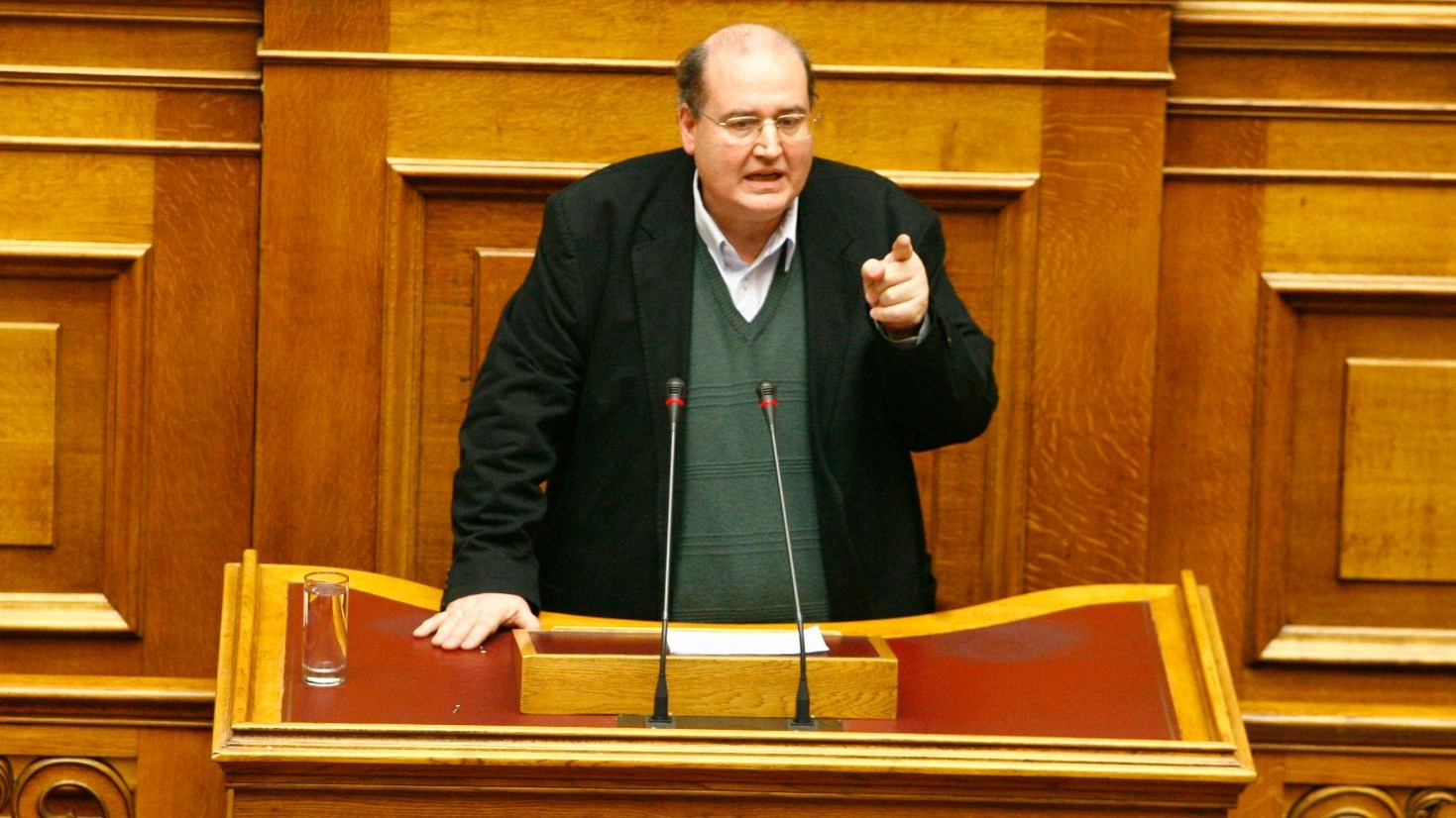 Νέες αποστάσεις από τον Φίλη για τη συμφωνία με τη Σαουδική Αραβία: Είναι σε βάρος των αμάχων στην Υεμένη