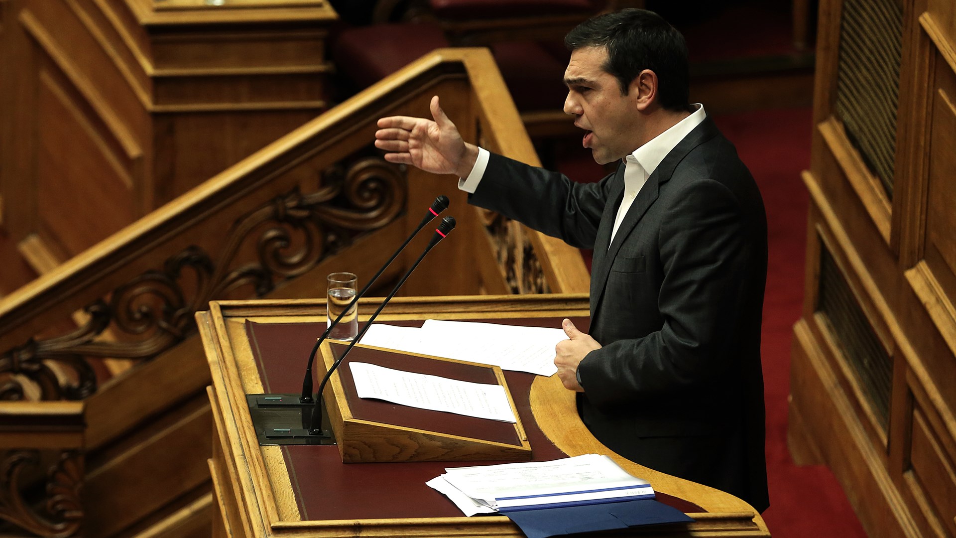 Η απάντηση του Τσίπρα στον Μητσοτάκη: Όταν έρχονται τηλεοπτικά συνεργεία, ούτε ξεσκονίζω, ούτε κρύβω δώρα – BINTEO