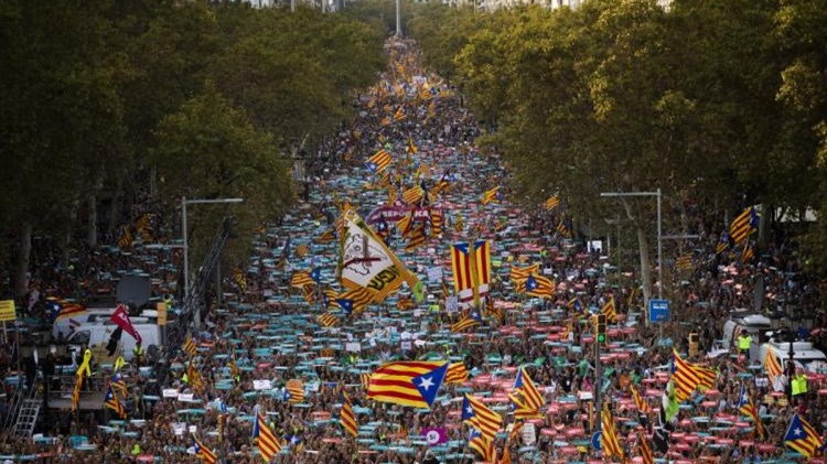 Μόνο 24% των Καταλανών επιθυμούν απόσχιση από την Ισπανία