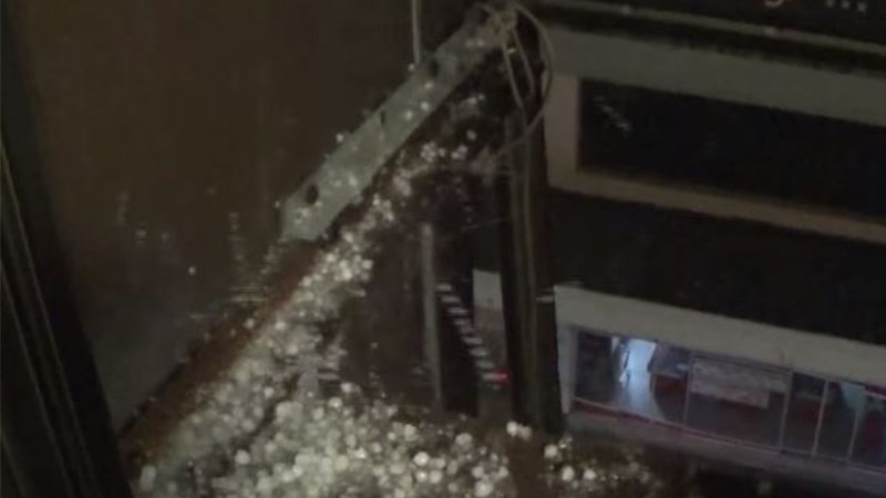 Έπεσε χαλάζι στο μέγεθος… καρυδιού στην Πάτρα – ΒΙΝΤΕΟ