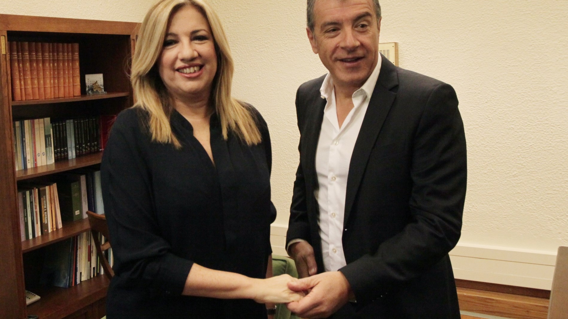 Γεννηματά και Θεοδωράκης ζήτησαν από τις εταιρείες δημοσκοπήσεων να μετρούν το «Κίνημα Αλλαγής»