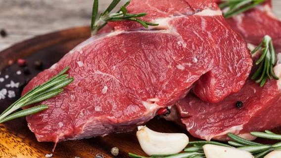 Το κόλπο για να ξεπαγώσετε το κρέας μέσα σε… 15 λεπτά